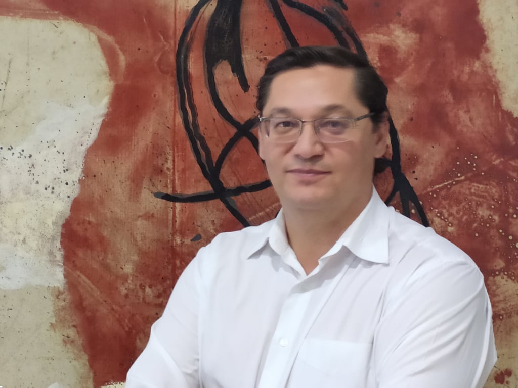 José Víctor, Orón Semper